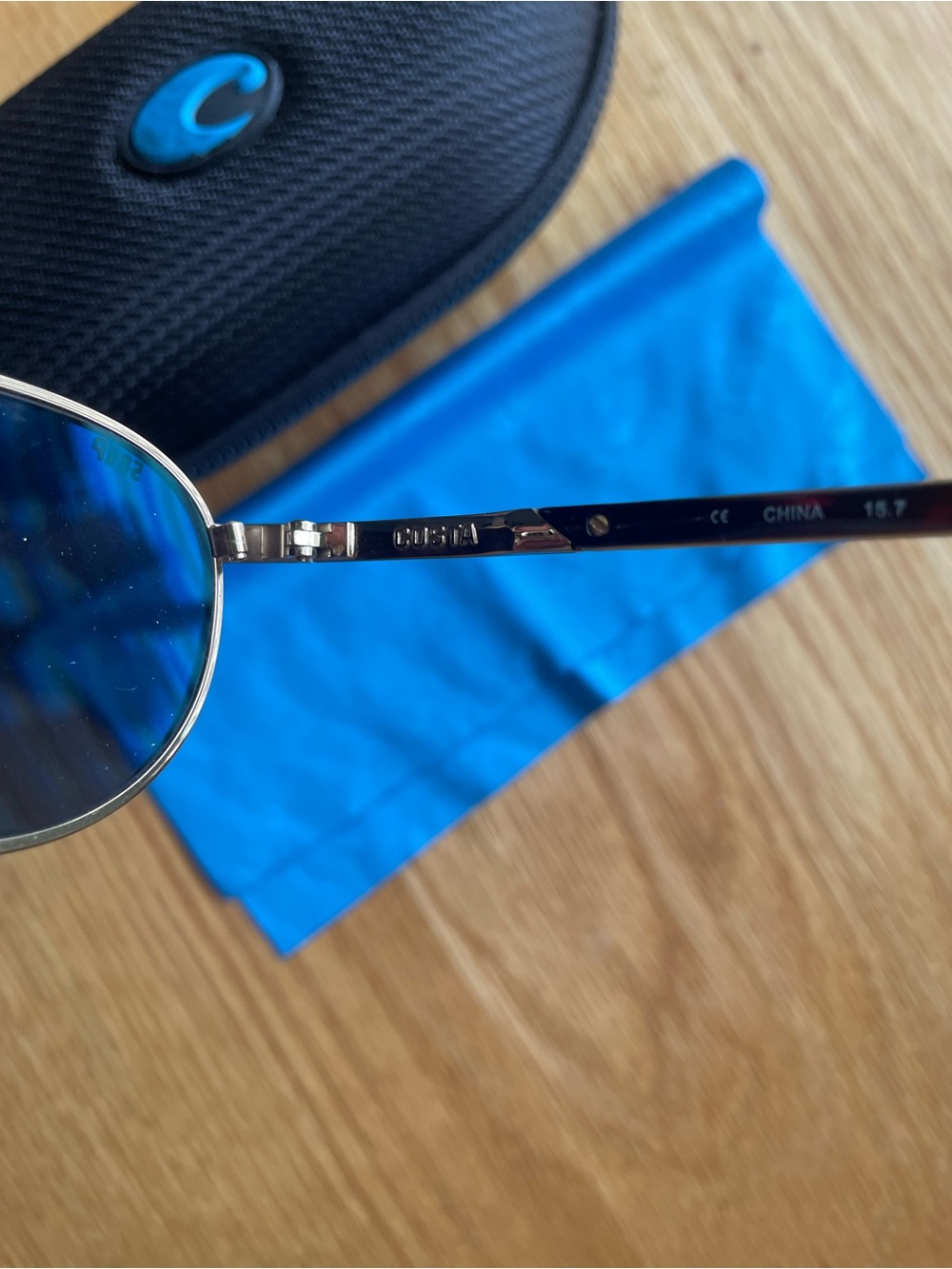 Costa Del Mar 580 Blue Polarized Lens Gold Frame Aviator/Pilot Sunglasses - Picture 3 of 6